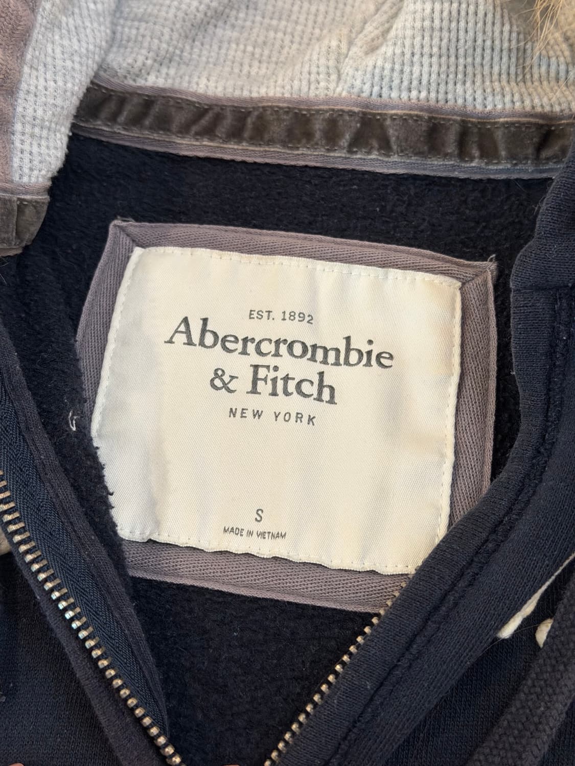 아베크롬비 울프죠 y2k 퍼 후드집업 네이비 상품이미지4