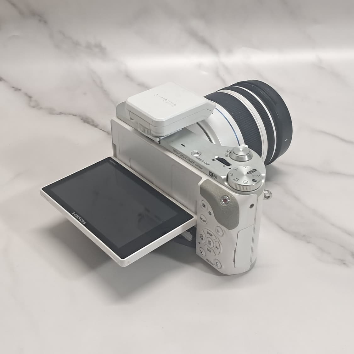 상태 최상! 삼성 미러리스 NX300 / 18-55mm III 렌즈 상품이미지2