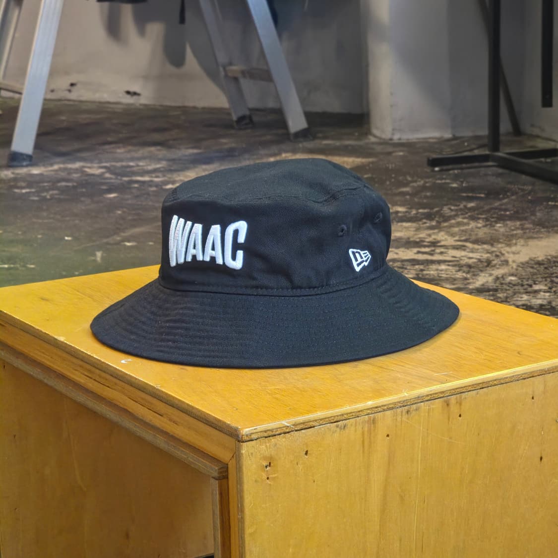WAAC x 뉴에라 블랙 버킷햇 상품이미지1