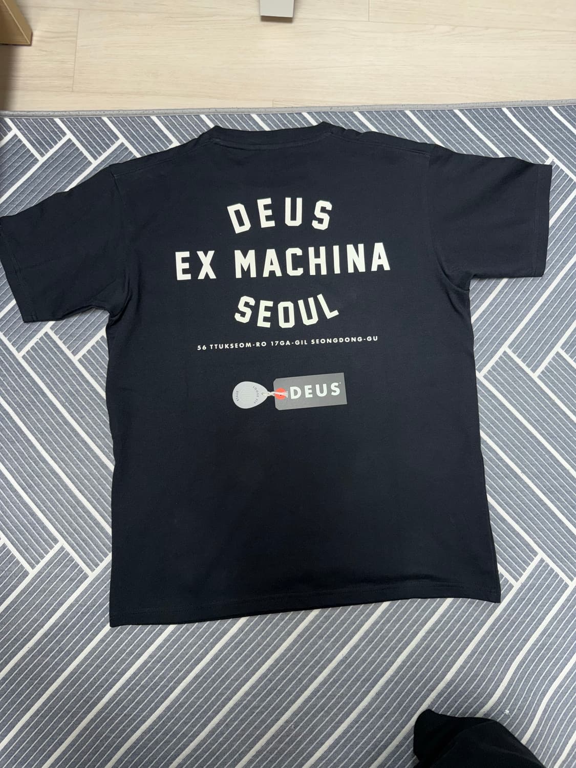 데우스 반팔 새상품 실착 0회 상품이미지1