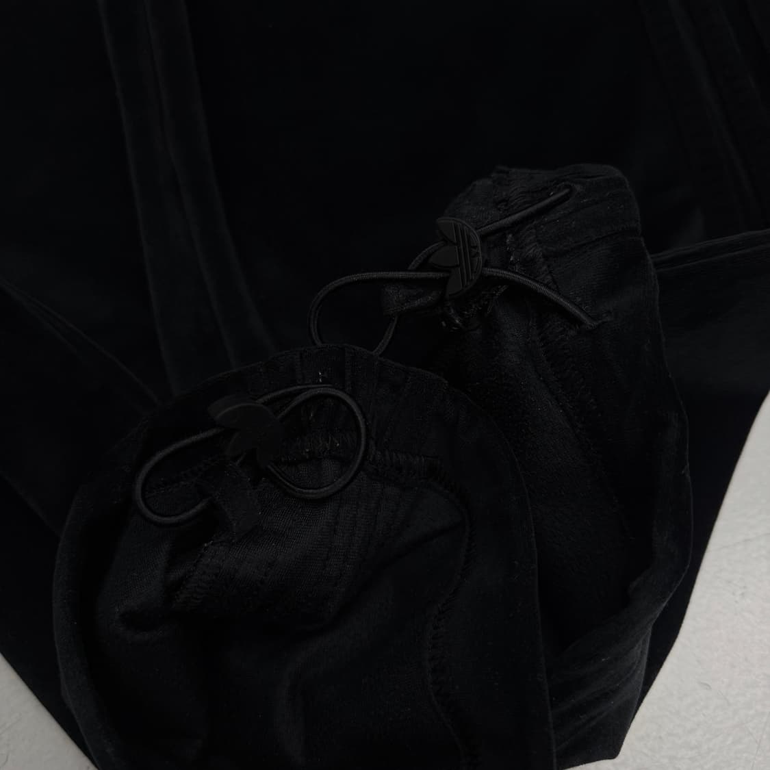 아디다스 신형 파이어버드 벨루어 벨벳 트랙팬츠 상품이미지4