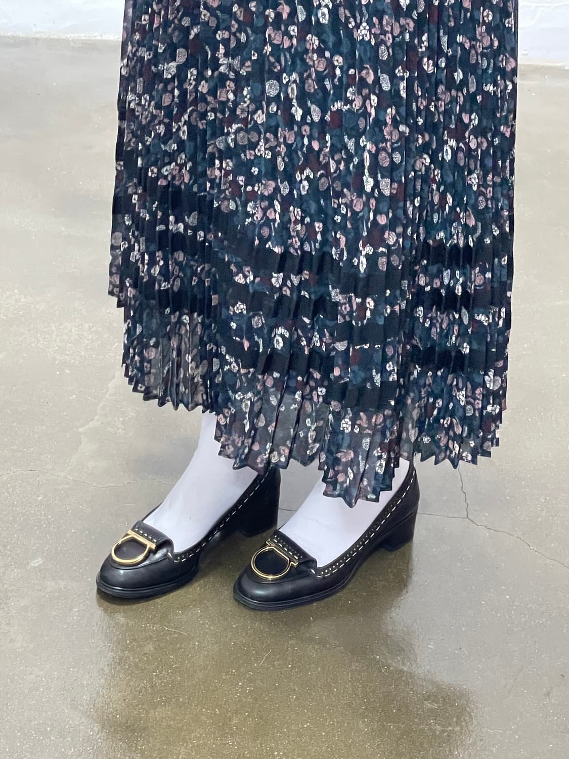 페라가모 블랙 금장 로퍼 7 상품이미지2