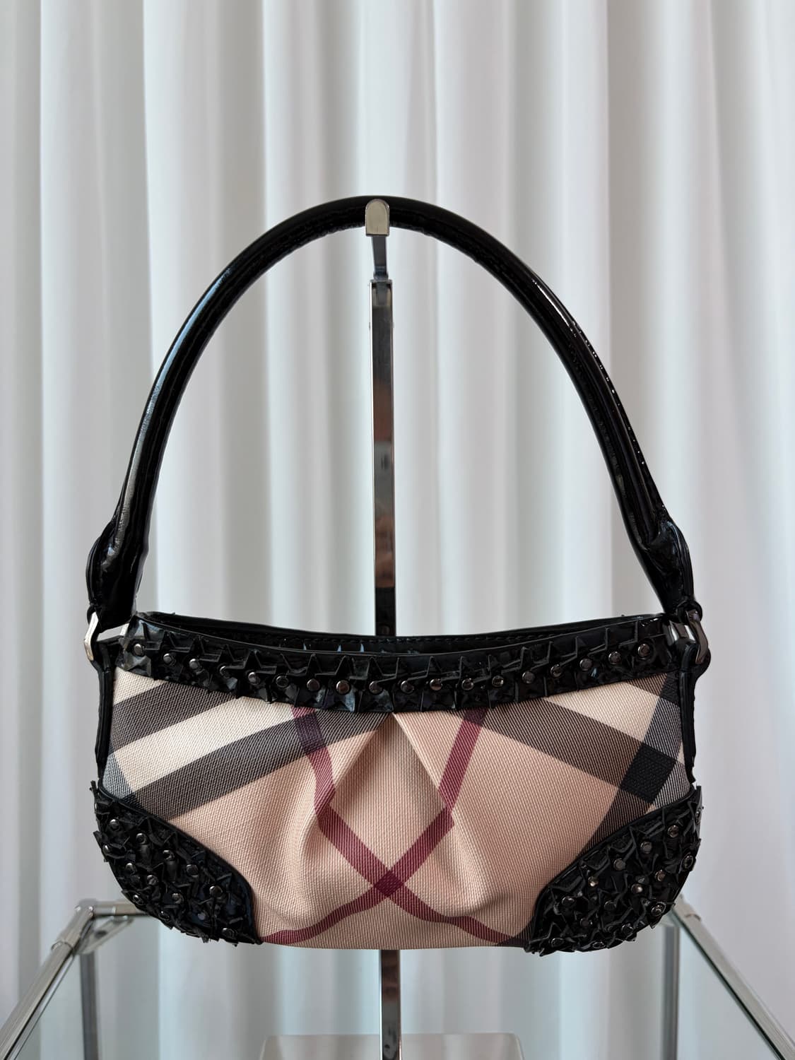 버버리 스타 스터드 헌빌 숄더백 상품이미지3