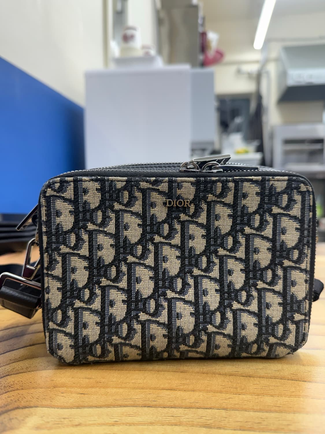 디올 오블리크 스트랩 파우치 메신저백 상품이미지1