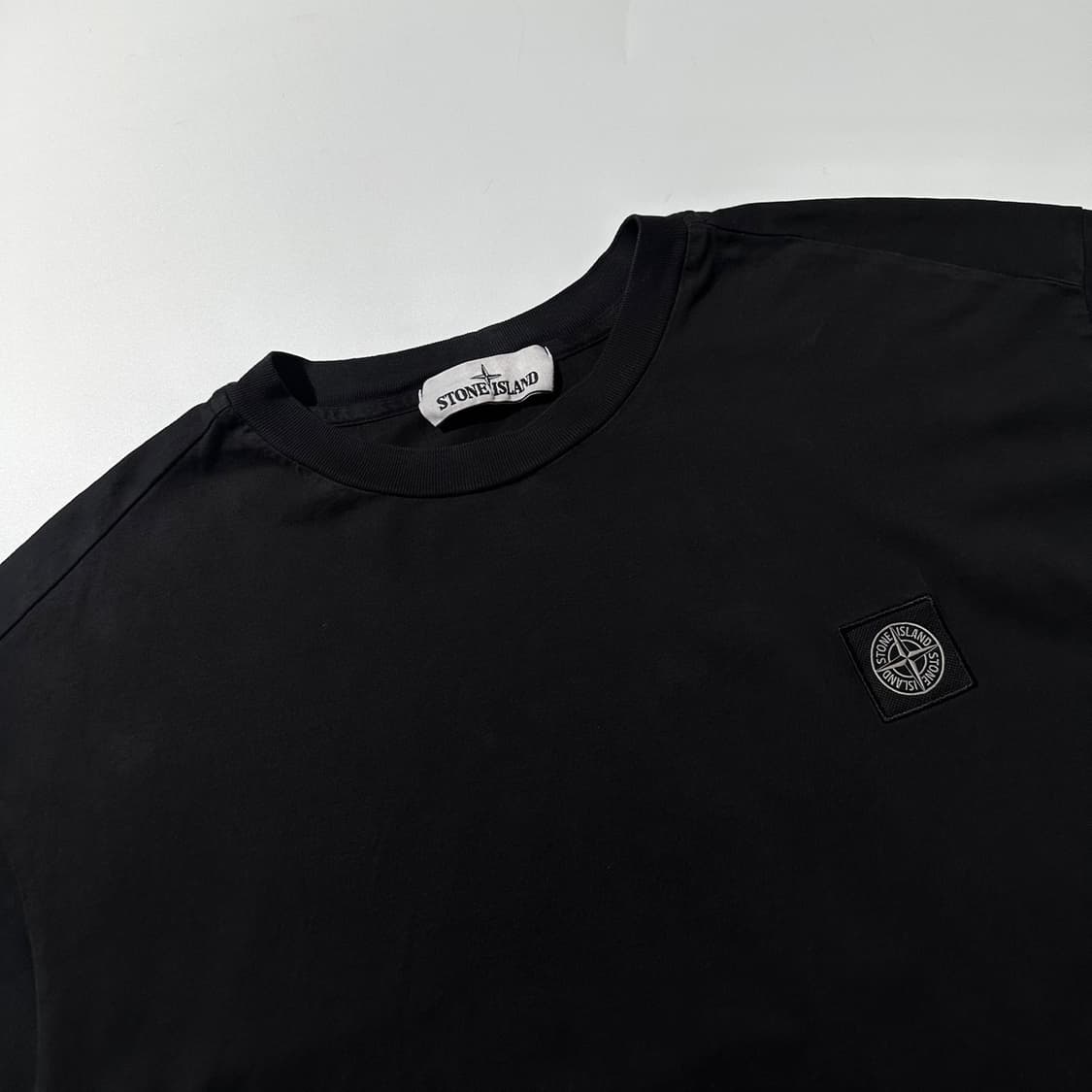 (매장판) 스톤아일랜드 체스트 로고 반팔 티셔츠 블랙 상품이미지3