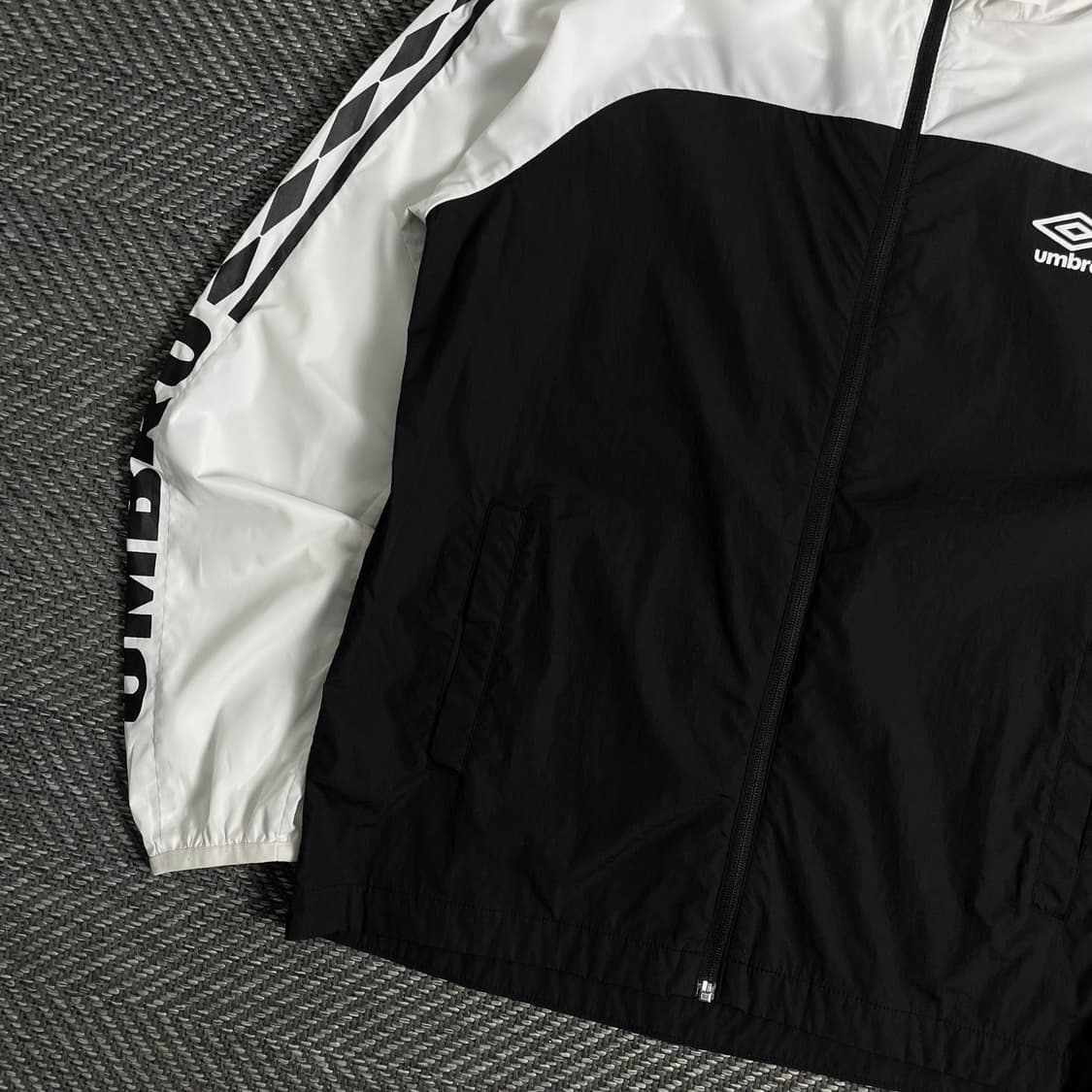 엄브로 멀티로고 사이드라인 바람막이o 3146 상품이미지3