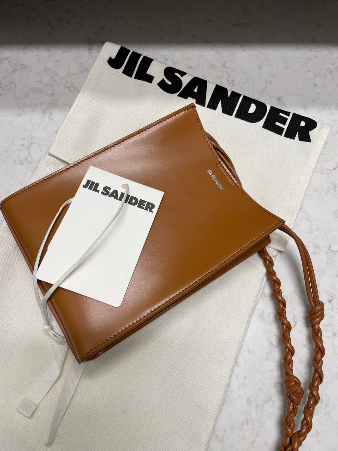 질샌더 탱글백 스몰 탄 상품이미지1