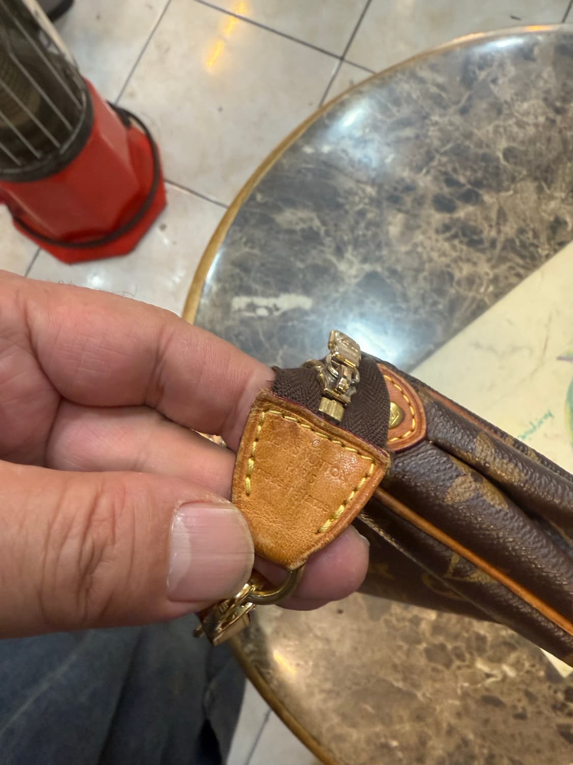 정품 루이비통 에바클러치 팝니다 상품이미지8