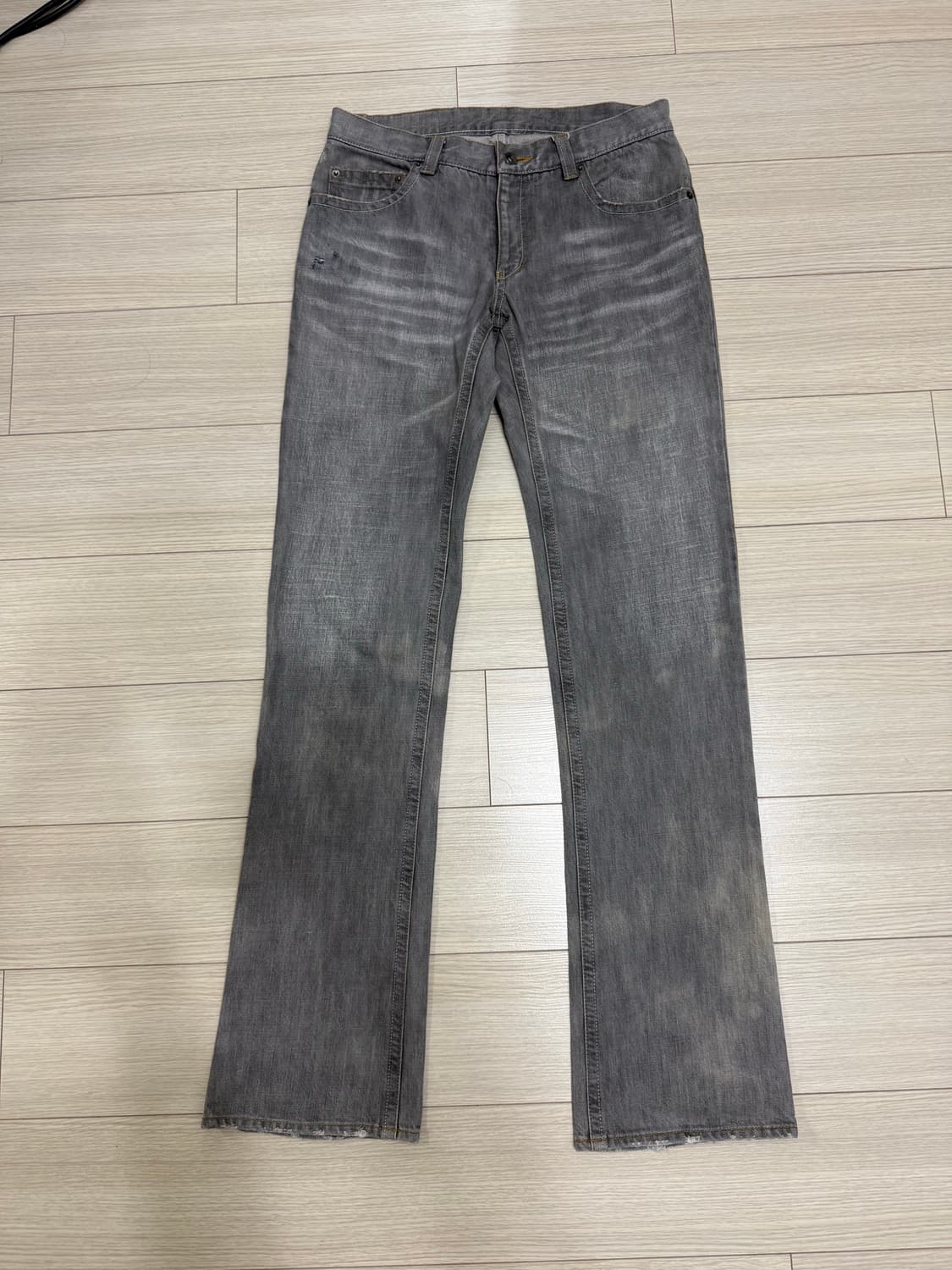 [30] 에르메네질도 제냐 그레이워싱 부츠컷 데님 팬츠 상품이미지1