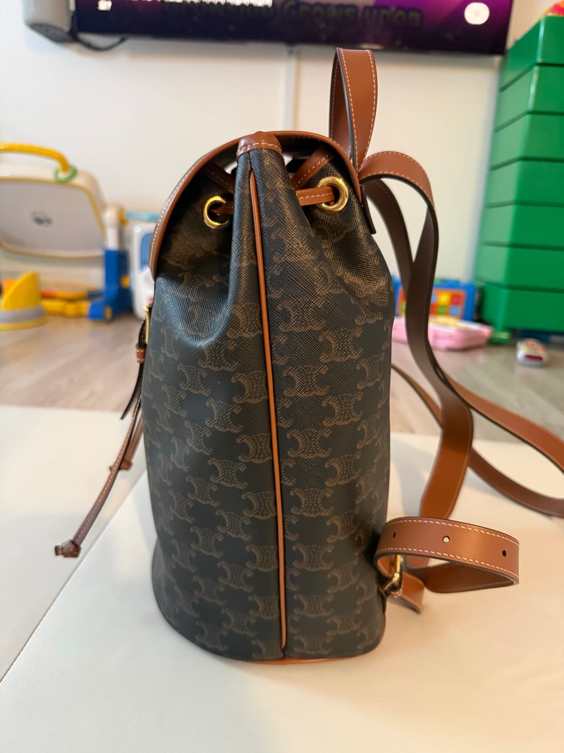 셀린느 미디엄 폴코 백팩 상품이미지3