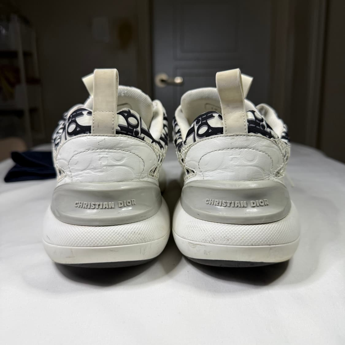 디올 B24 오블리크 까나쥬 모티프 화이트 스니커즈 상품이미지8