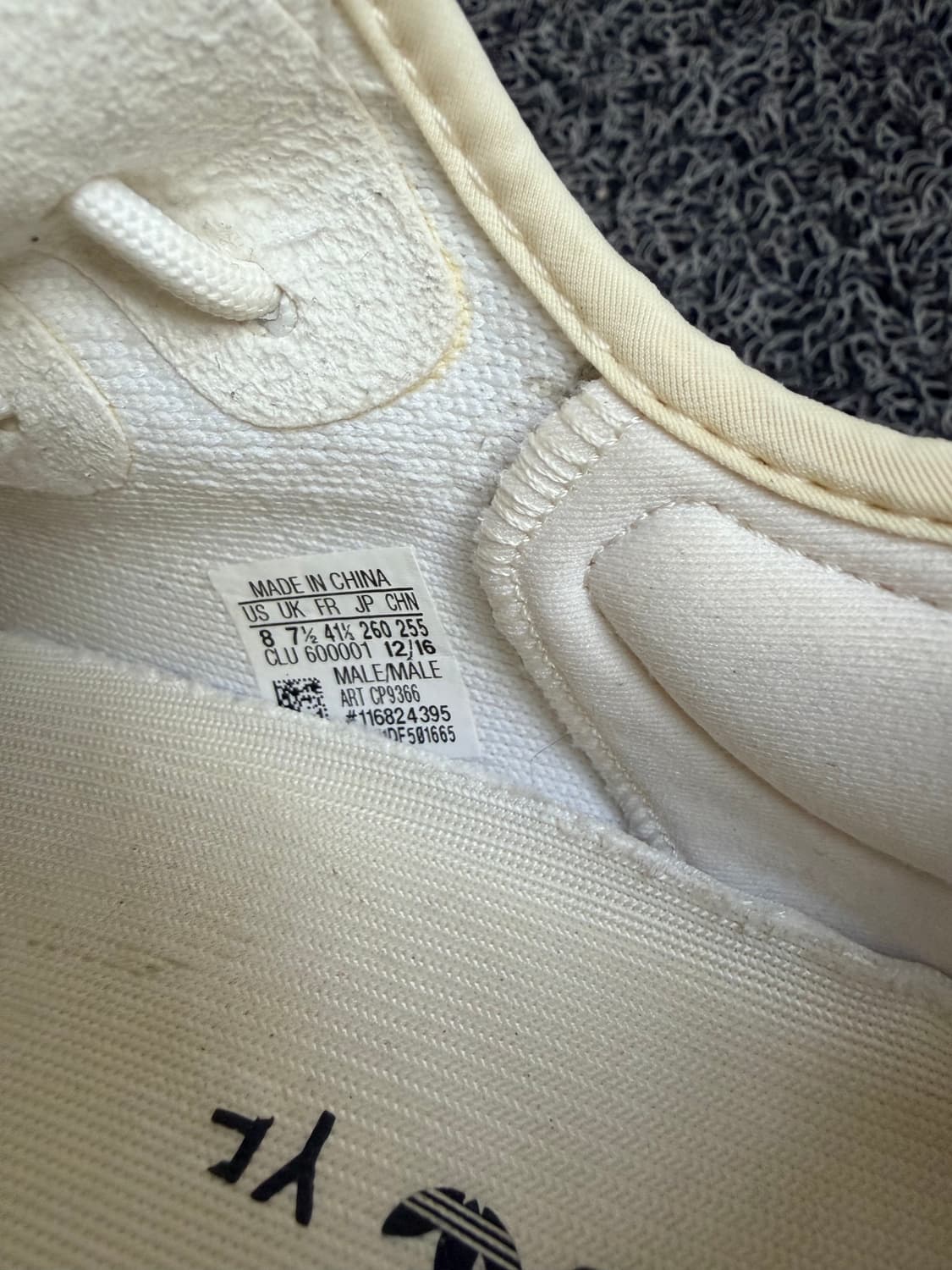 아디다스 이지 부스트 350 V2 '크림 화이트' 상품이미지6