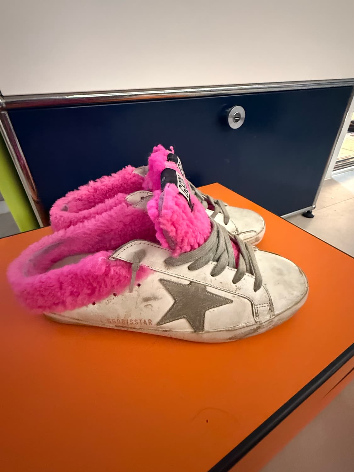 골든구스 슈퍼스타 핑크 털 스니커즈 상품이미지3