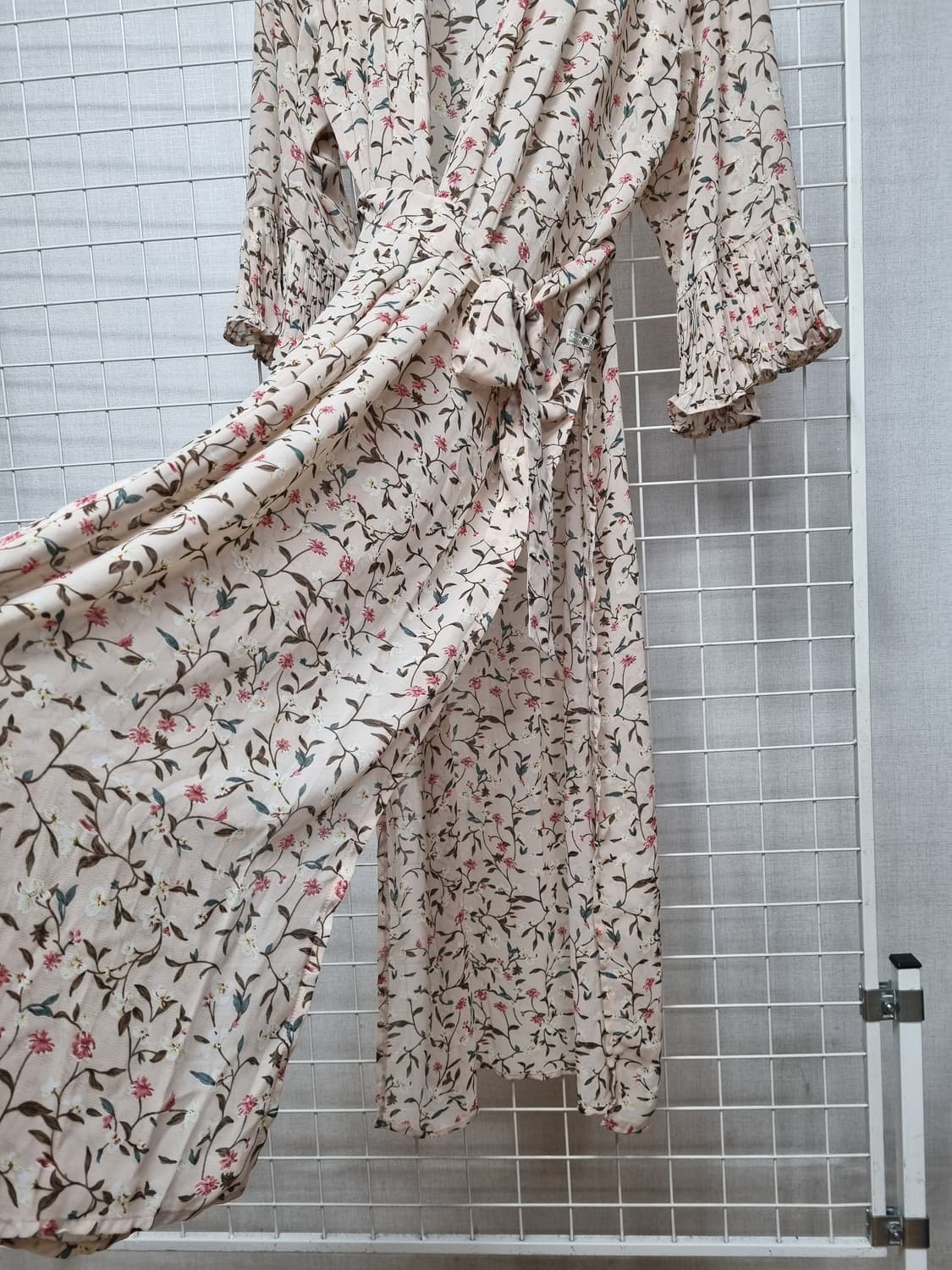 써스데이아일랜드 쉬폰 로브가디건 free 상품이미지3