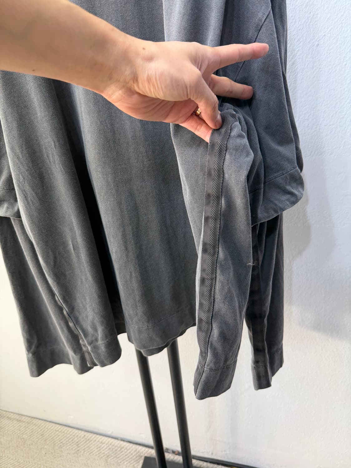 정품) 준지 20ss 남성 오버핏 레이어드 스트링 티셔츠 M 상품이미지4