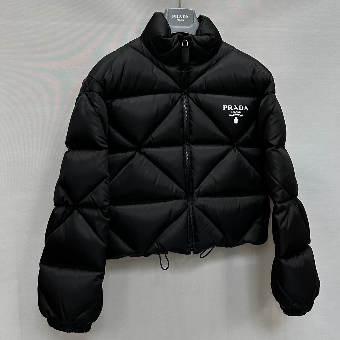 프라다 리나일론 개버딘 크롭 다운 자켓 ( 55~66 ) 상품이미지3