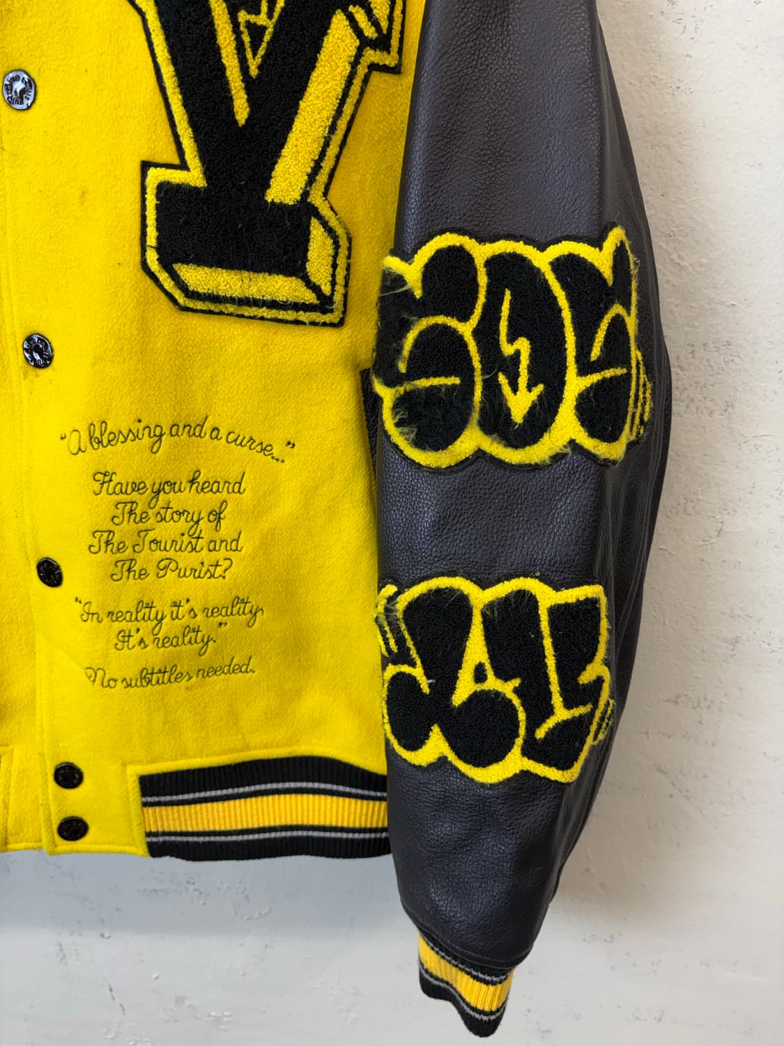 루이비통 엠브로이드 레더 자수 바시티 자켓 상품이미지5