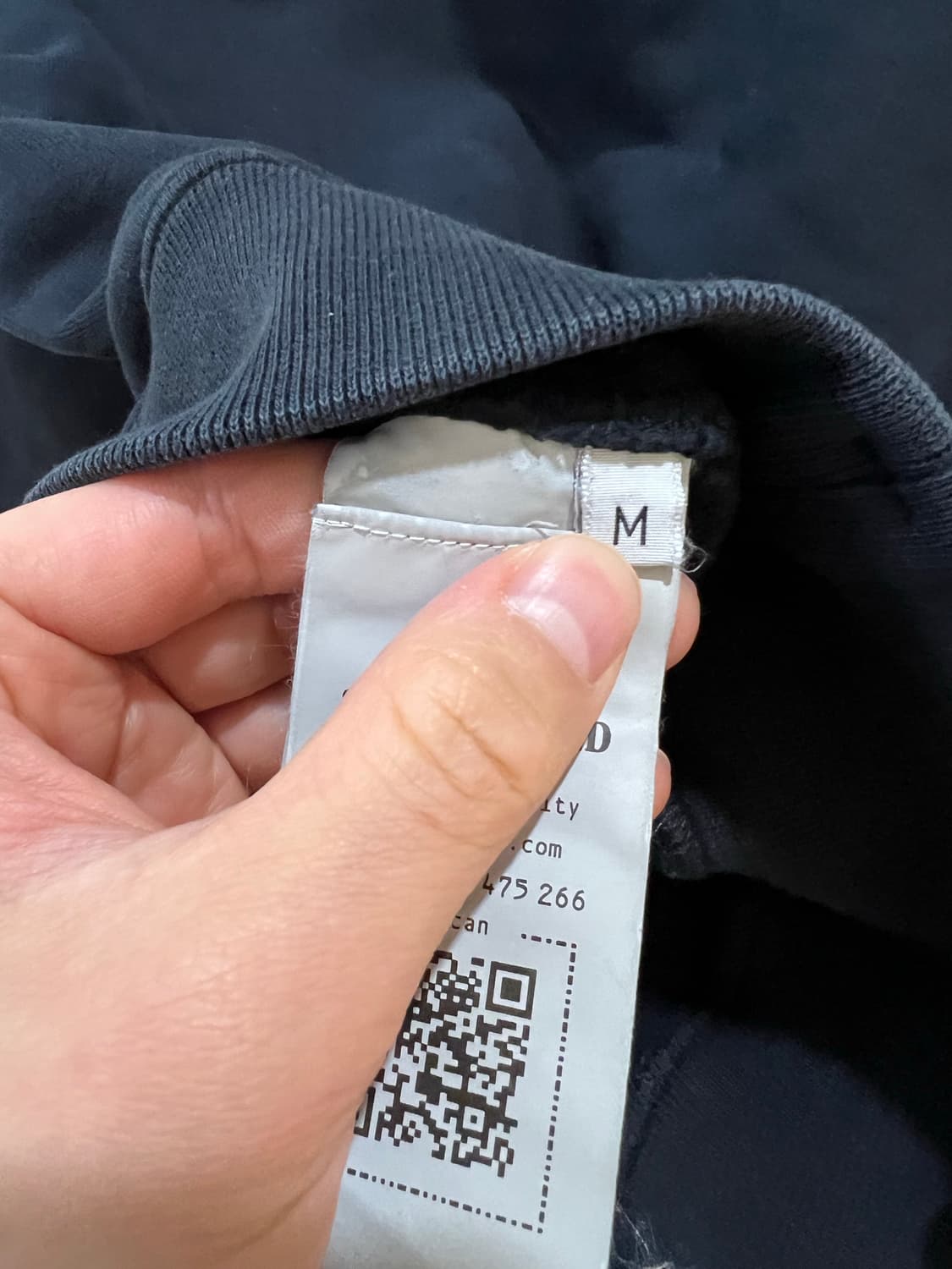 23fw 스톤아일랜드 블랙 맨투맨 M 상품이미지3