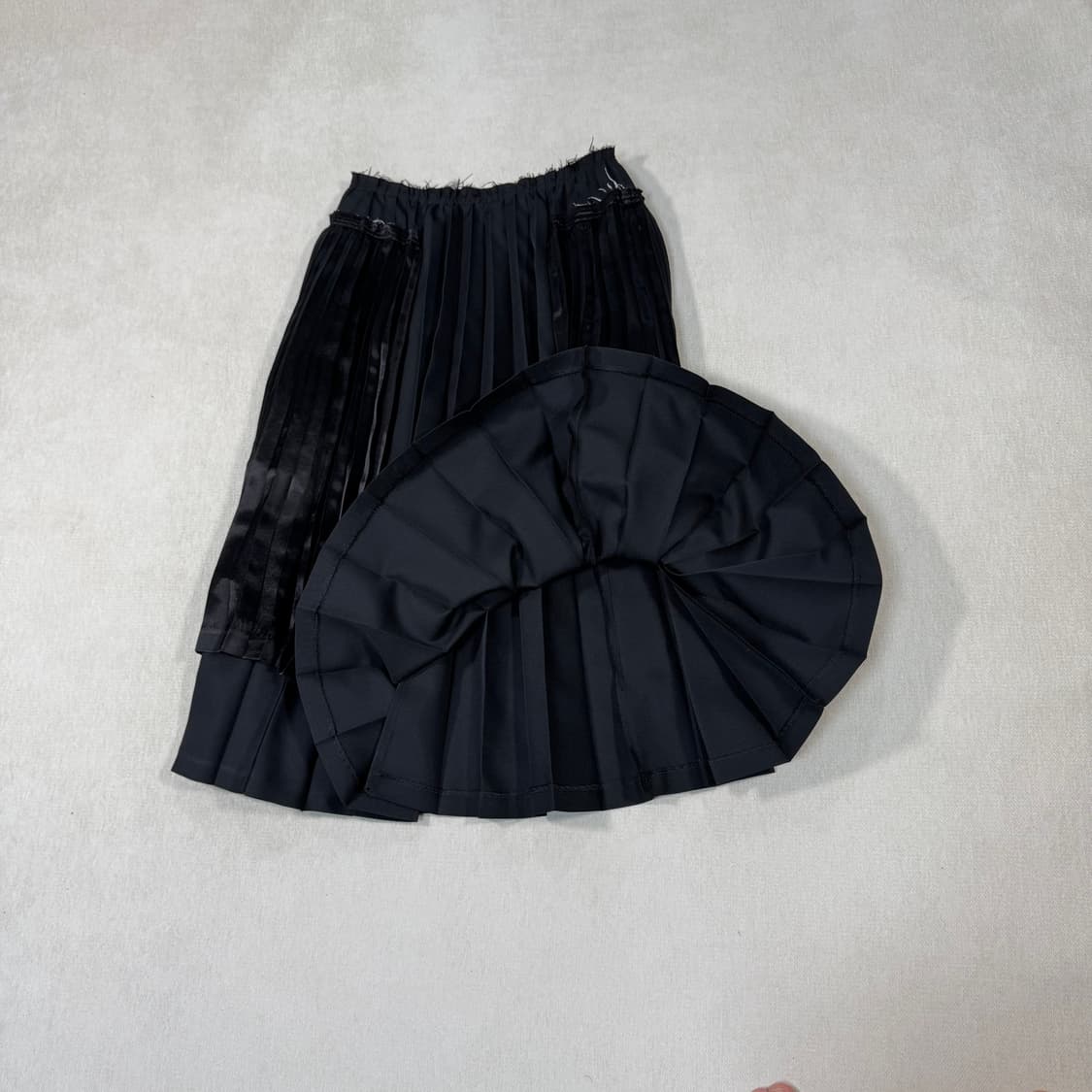 25FW Pleated Multi-Length Black Skirt 상품이미지3