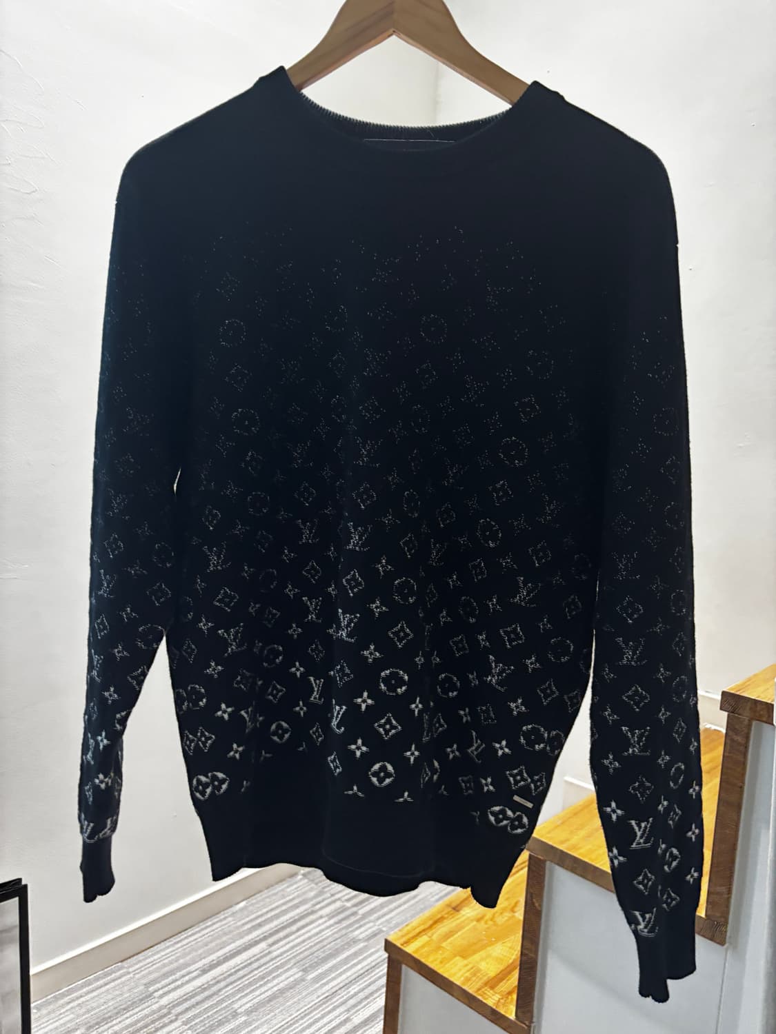 루이비통 그라디언트 모노그램 니트 S 상품이미지1