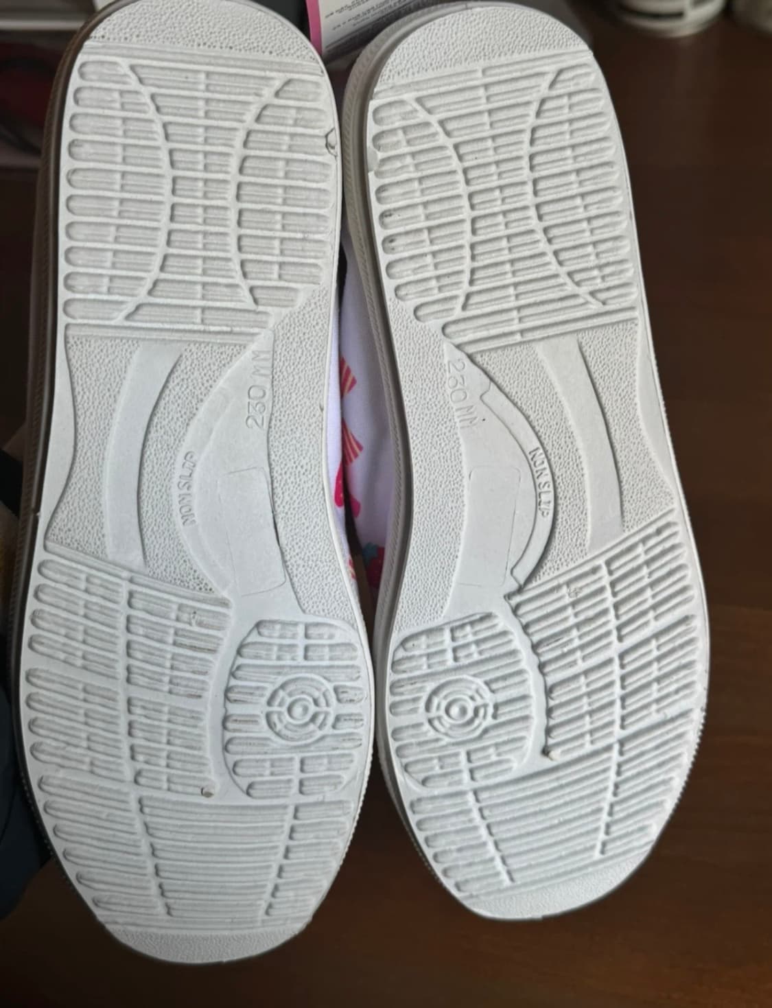 키티 실내화 새상품 250 상품이미지4