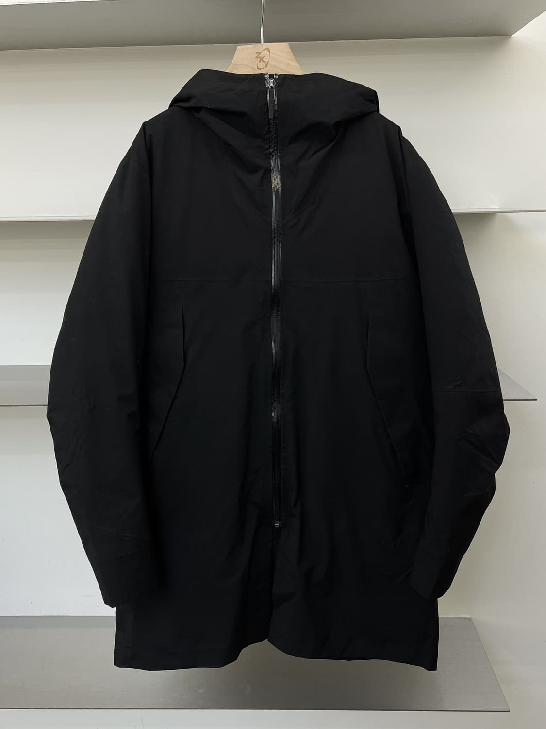 아크테릭스 베일런스 모니터 다운 자켓 상품이미지1