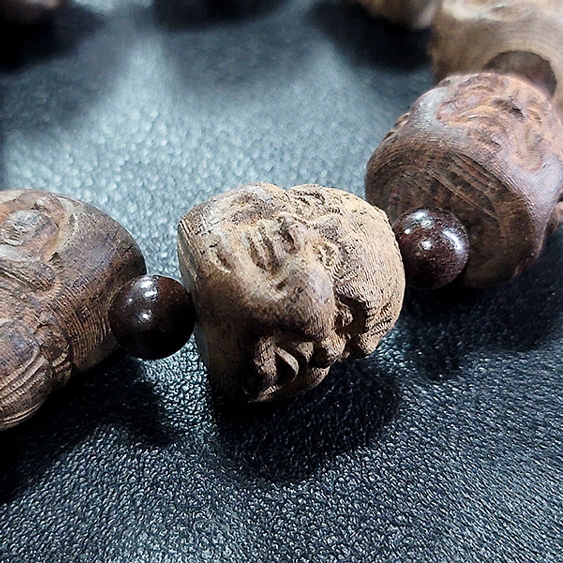 희로애락 침향나무 20mm 남자 소품 부처님 얼굴 불교 염주 팔찌 상품이미지4