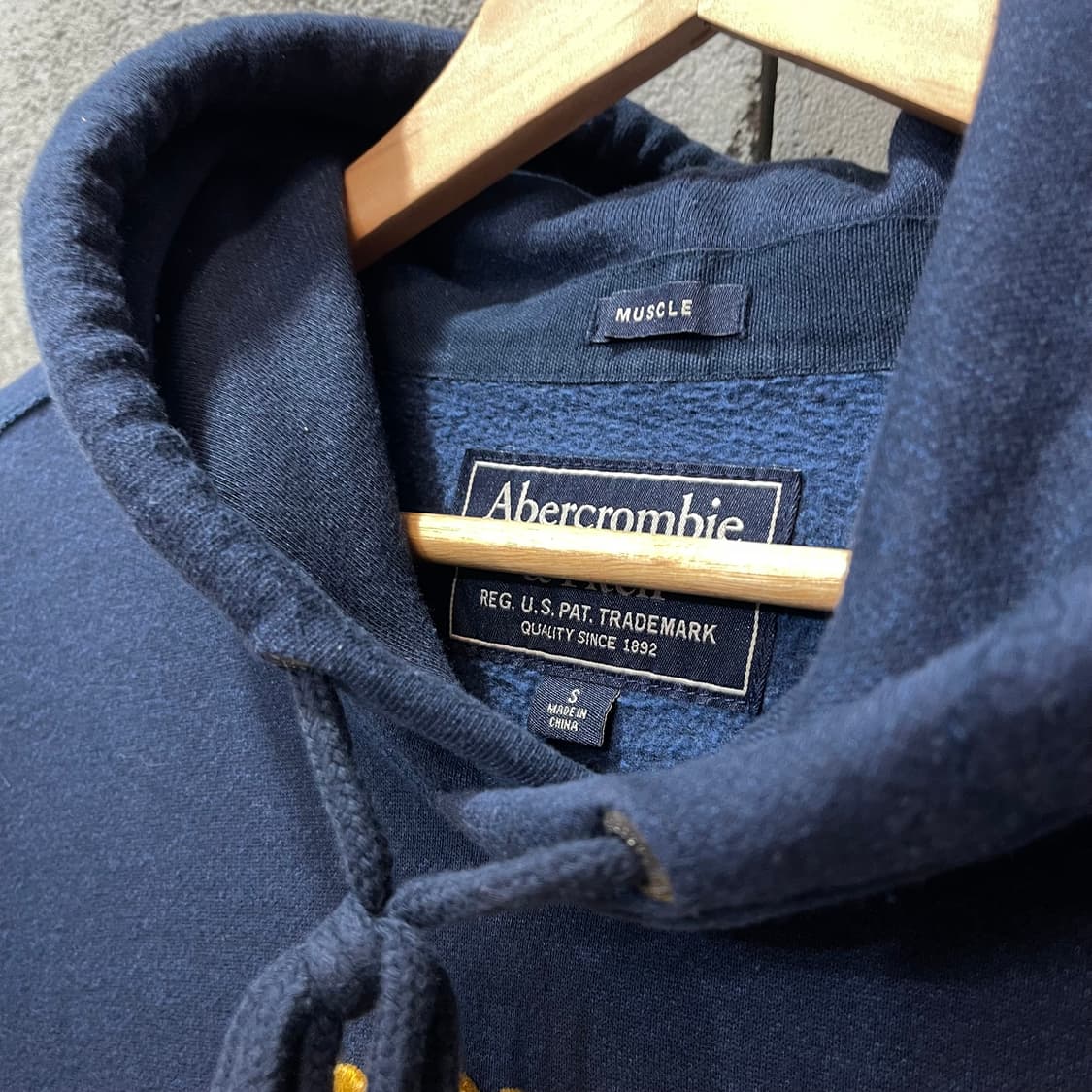 아베크롬비 머슬핏 네이비 후드티 상품이미지5
