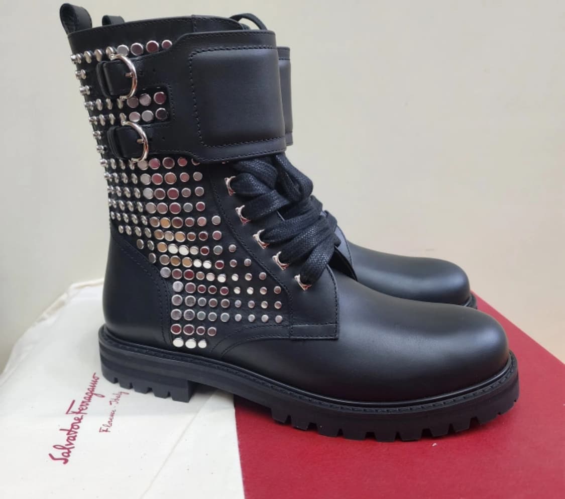 페라가모 스터드 지퍼부츠 37.5 상품이미지1