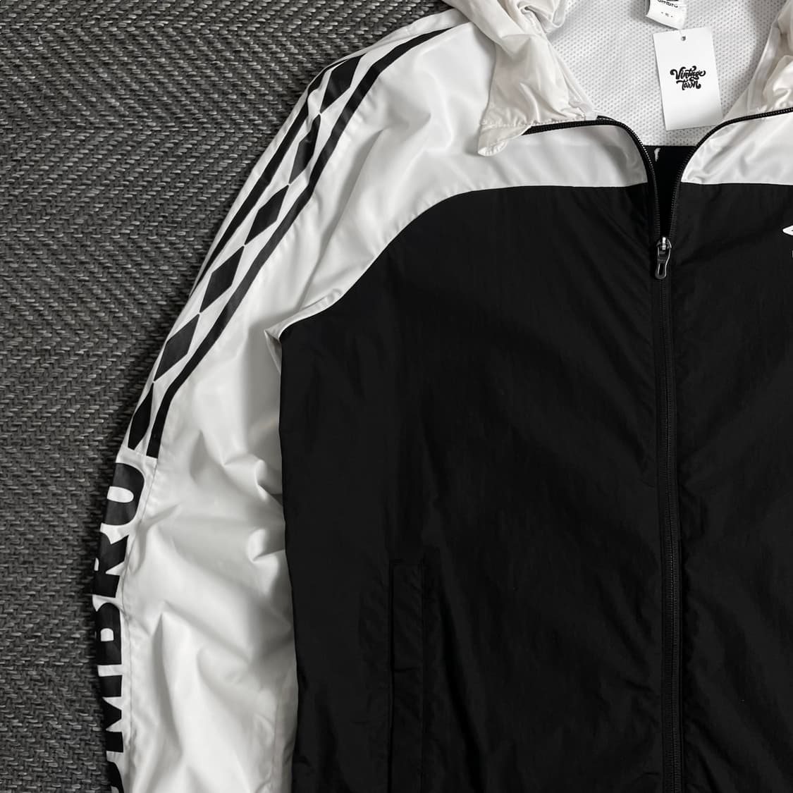 엄브로 멀티로고 빅로고 트랙 우븐 바람막이y 3650 상품이미지4