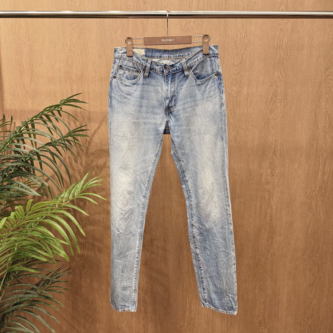 리바이스 511 워싱 데님 팬츠 레드 로고 탭 슬림 스트레이트핏 연청 상품이미지1