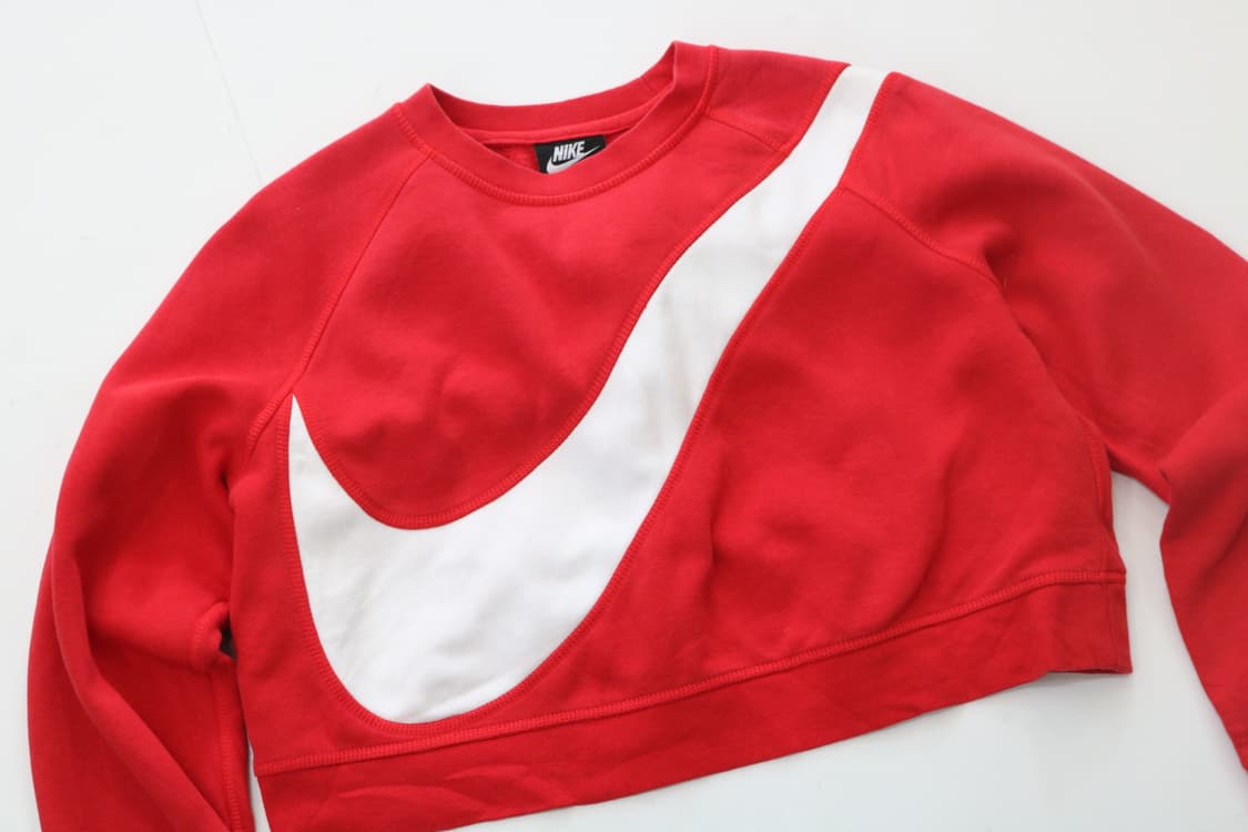 나이키 빅로고 스우시 레드 크롭 맨투맨 상품이미지3