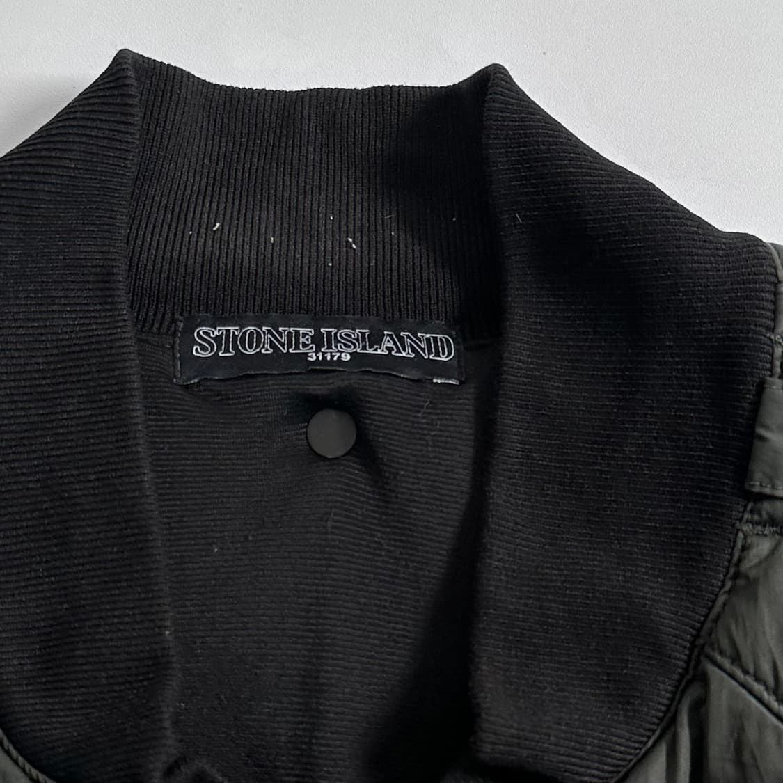 스톤아일랜드 쉐도우 프로젝드 카키 봄버 자켓  상품이미지4