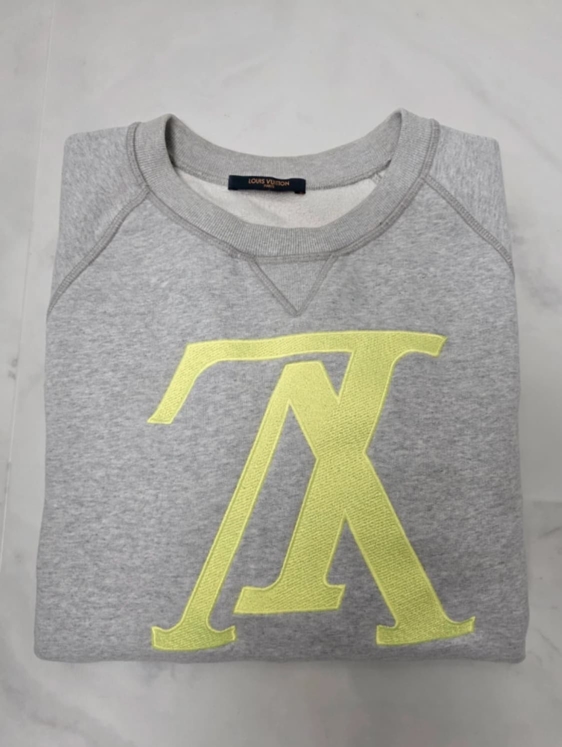 정품 루이비통 업사이드다운 형광 회색 맨투맨 100 상품이미지4
