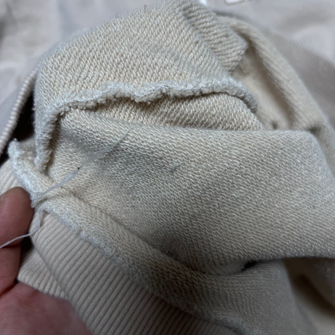 105 준지 20FW 엠브로이더리 맨투맨 상품이미지8