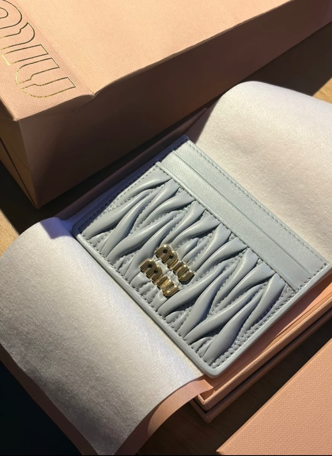 미우미우 마테라쎄 카드지갑 상품이미지1