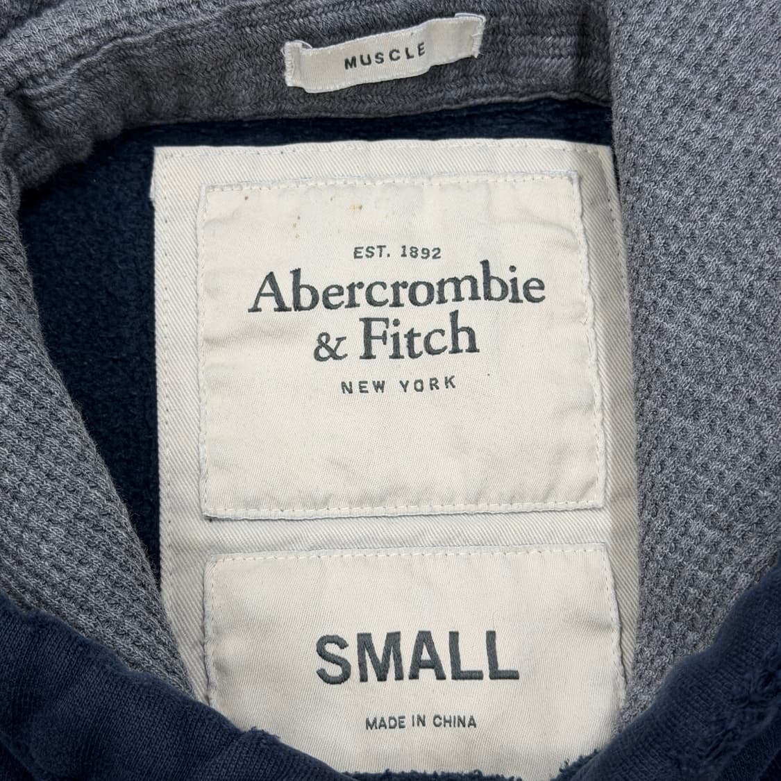 아베크롬비 빈티지 Y2K 데미지 그런지 스펠로고 기모 후드티 네이비 상품이미지4