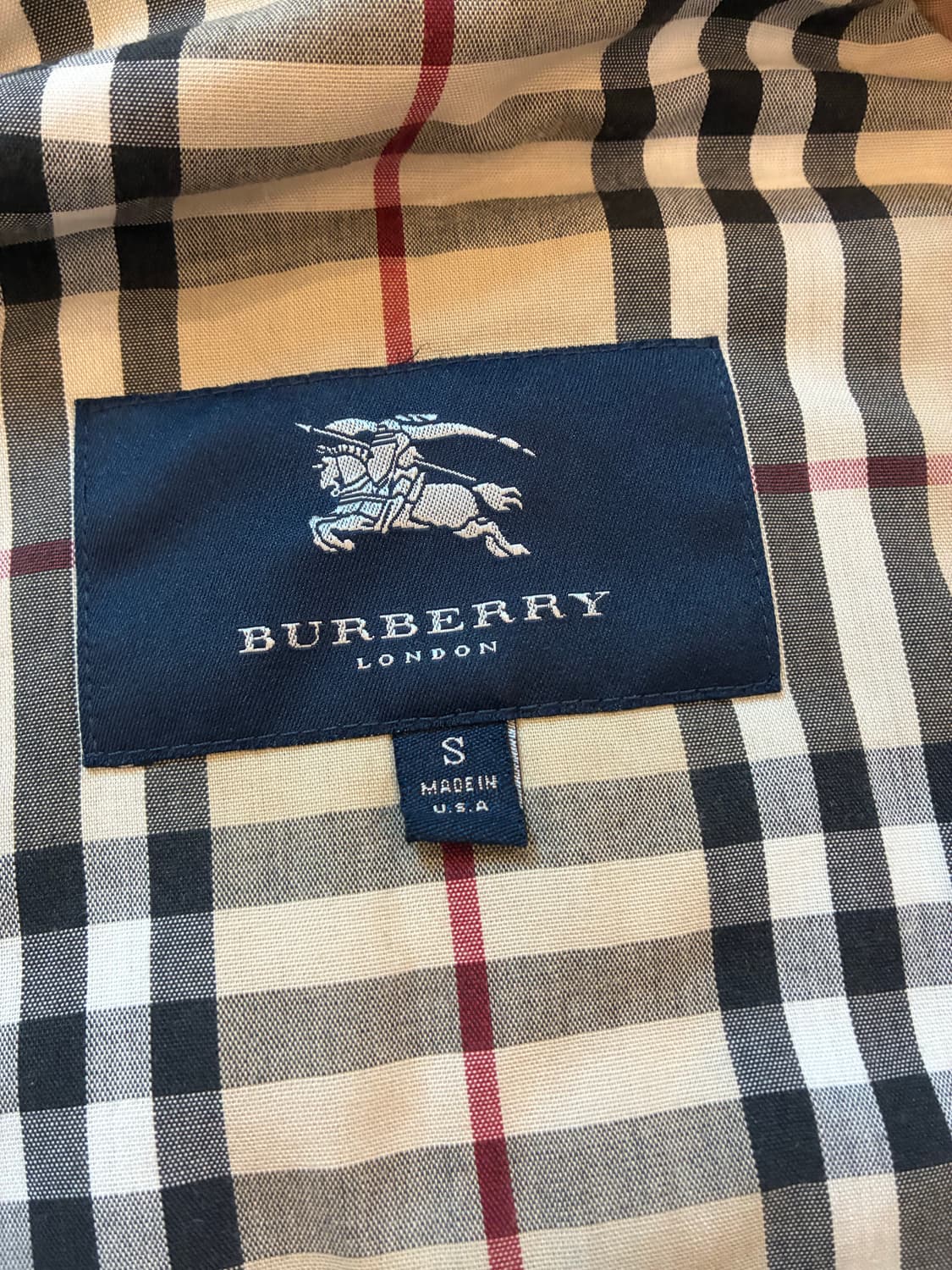 버버리 가벼운 아우터 상품이미지4