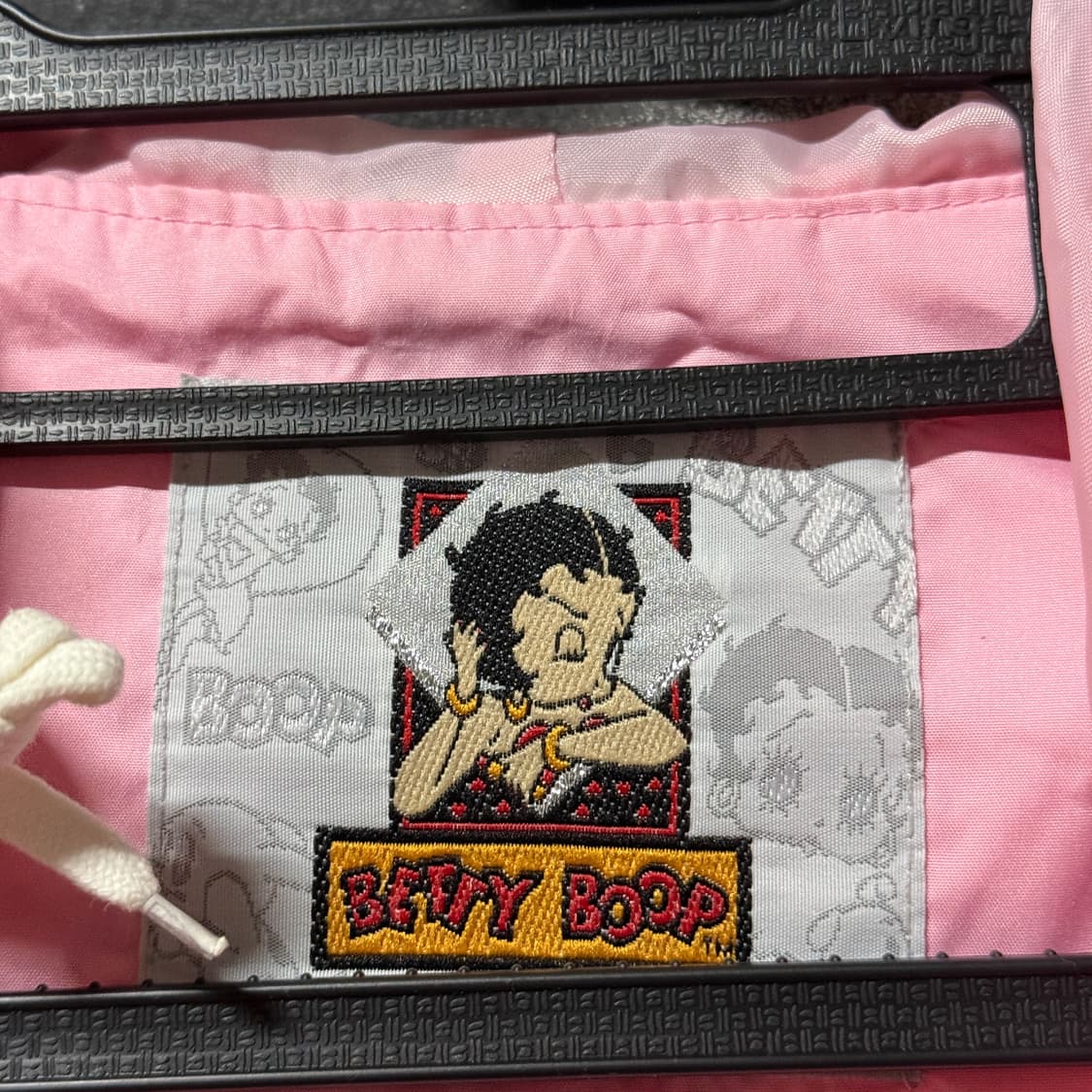 00s 베티붑 올드스쿨 자수 빅 패치 후드 윈드브레이커 자켓 상품이미지6