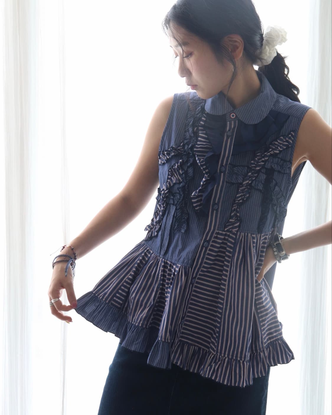 [Beams Boy] Tori-To Navy Ruffle Blouse 상품이미지5