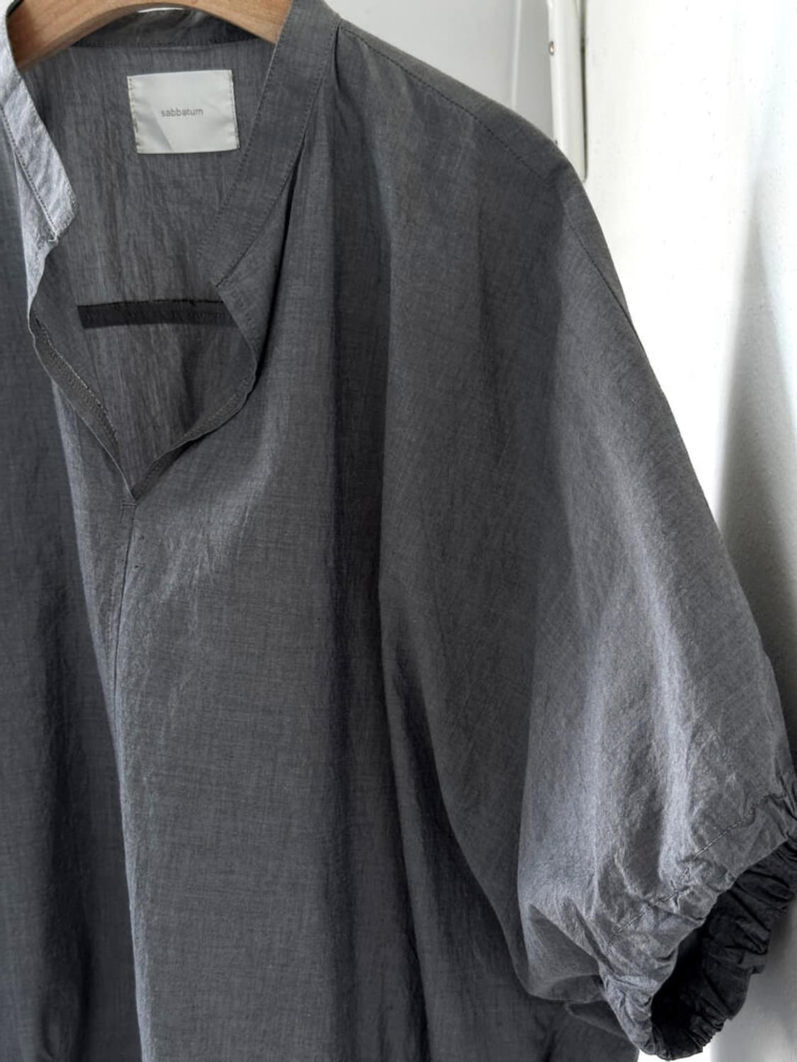 Shirried wide sleeve panel design shirt  상품이미지2
