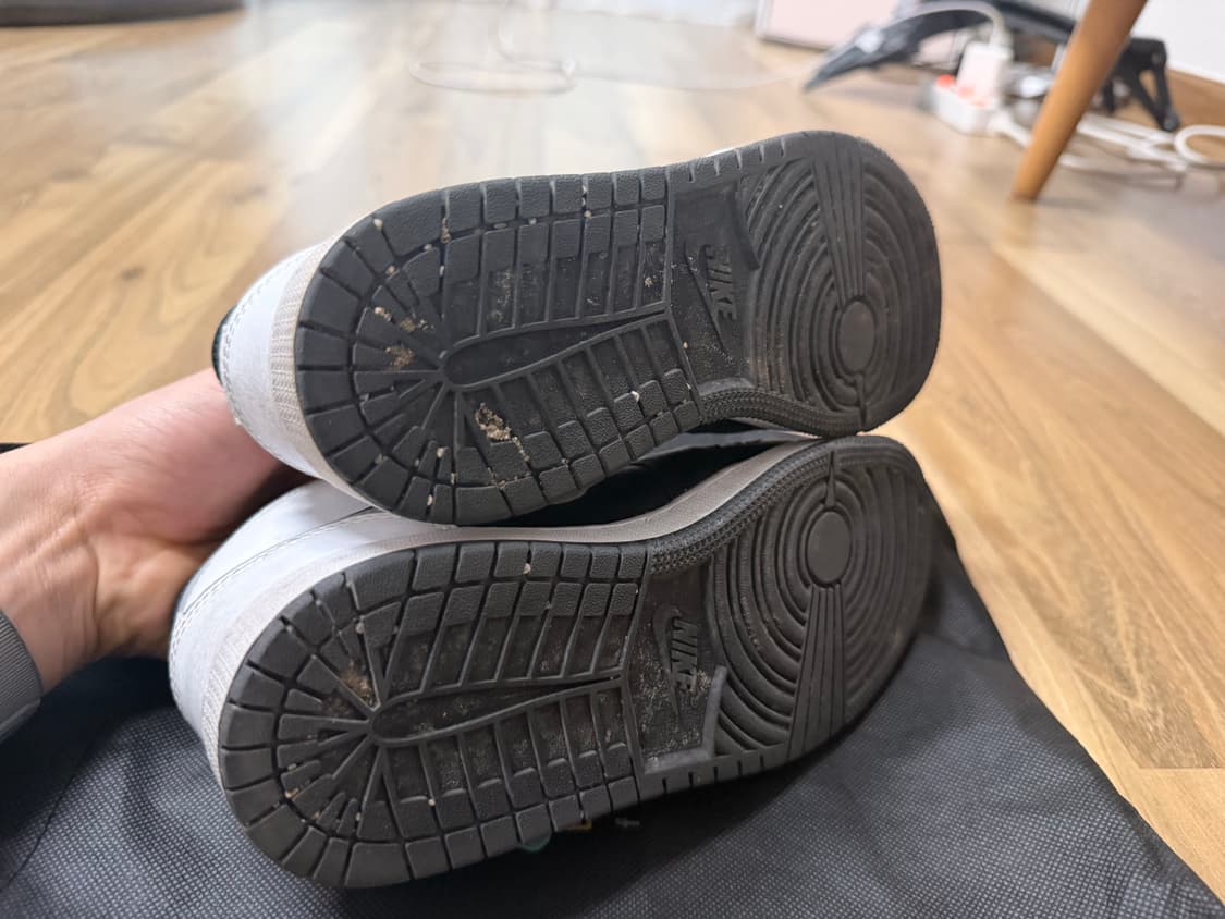 나이키 에어조던1 미드 화이트 쉐도우 상품이미지5