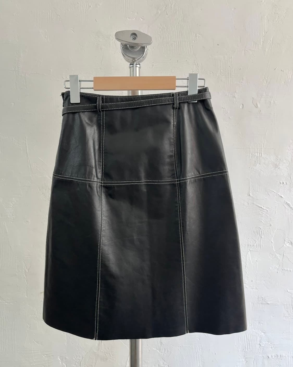 Burberry 버버리 블랙 레더 미디 스커트 상품이미지8