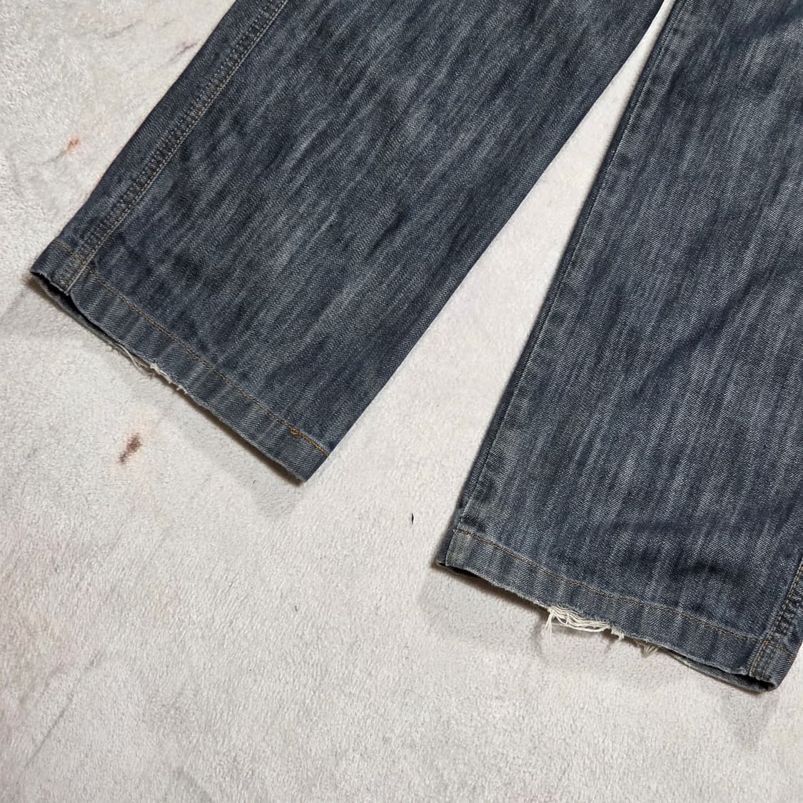 후부 빅로고 그레이 워싱 데님팬츠 상품이미지3