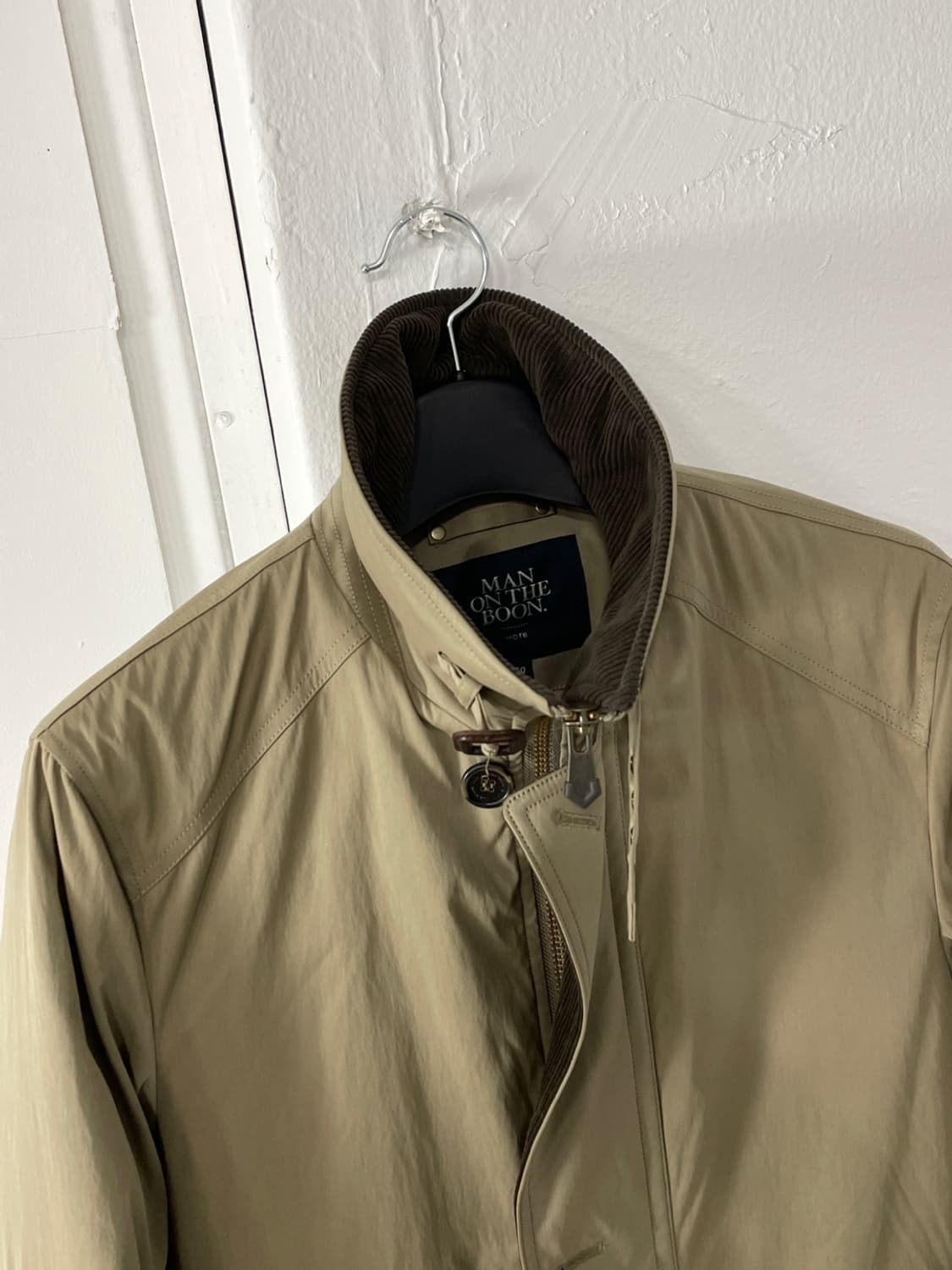 맨온더분 코듀로이 카라 벨티드 구스다운 코트 상품이미지10