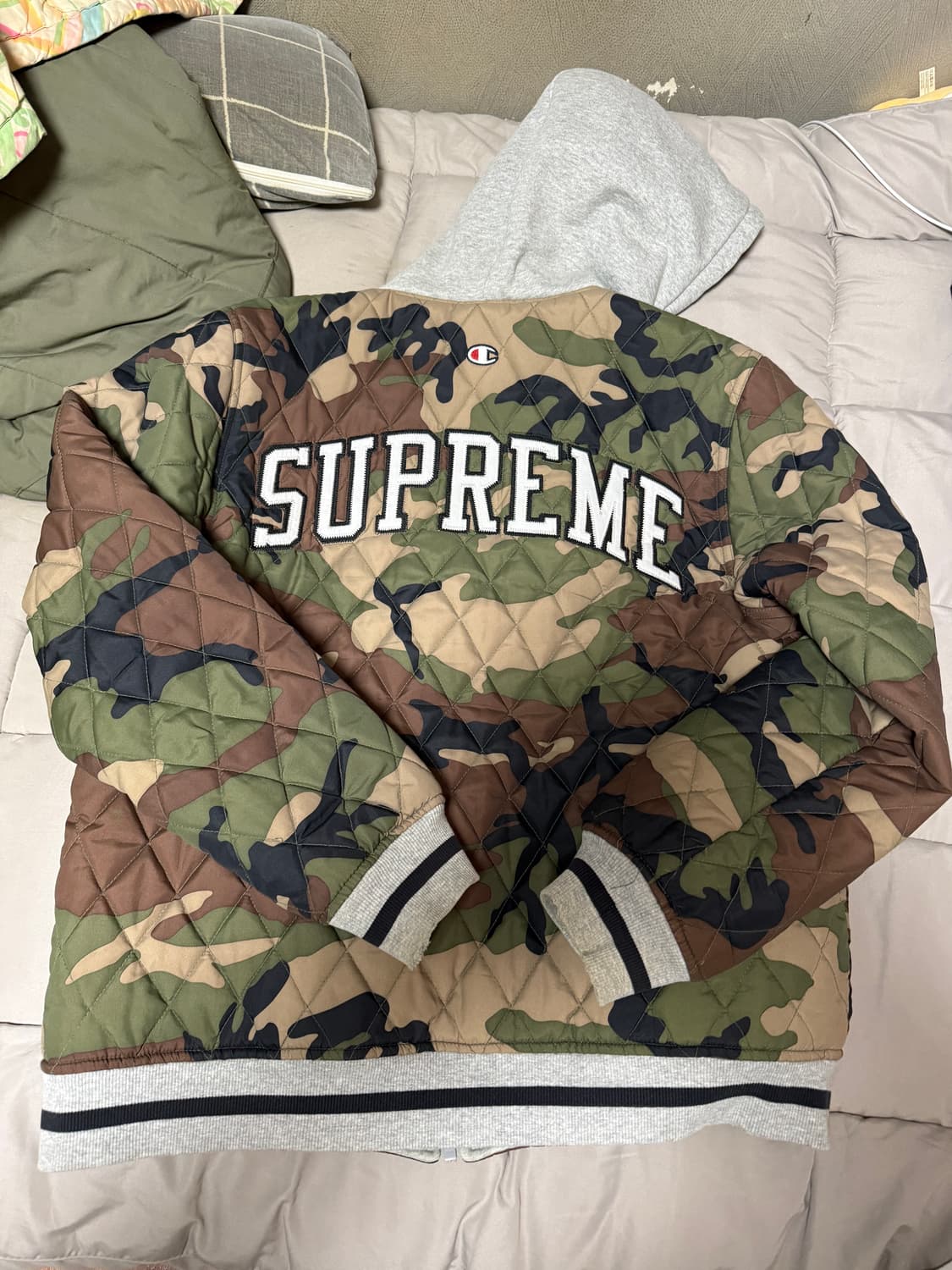 [L] 슈프림x챔피온 리버시블 퀼팅패딩후드자켓 카모 상품이미지2