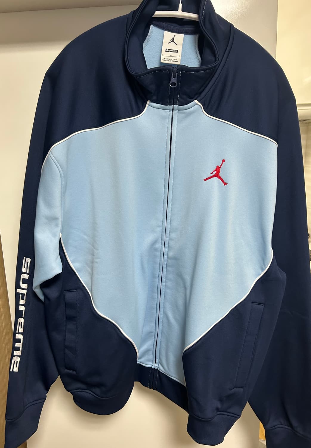 슈프림 x 조던 상품이미지1