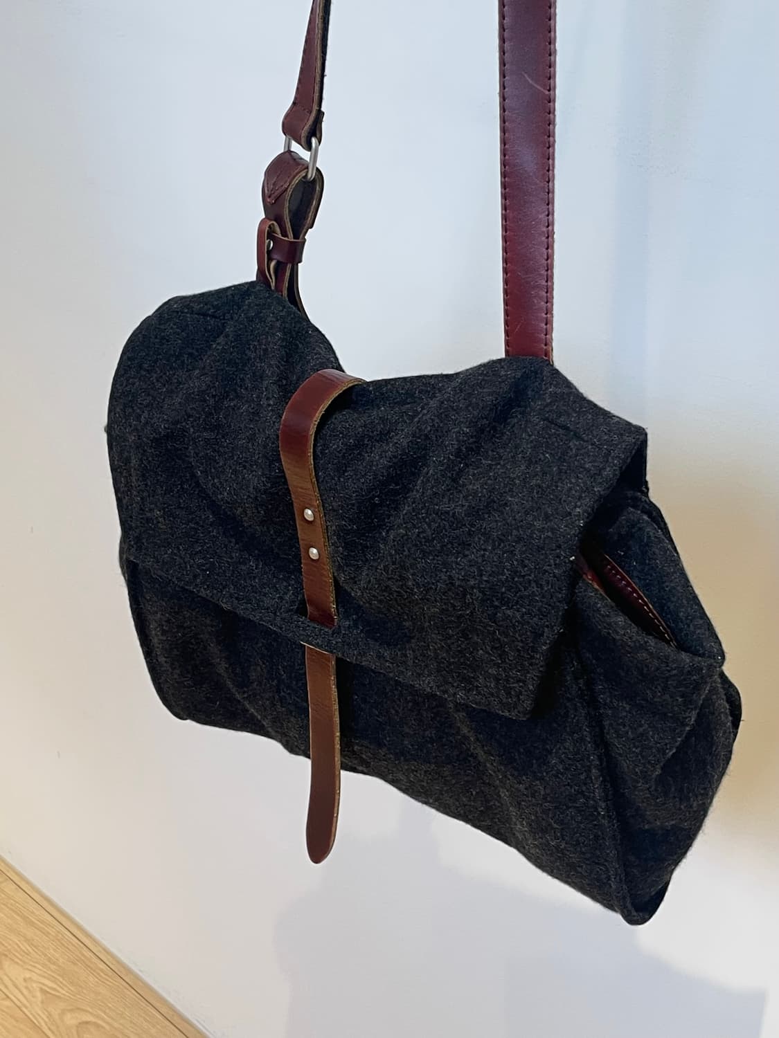 90’s 요지야마모토 y’s wool felt messenger bag 상품이미지2