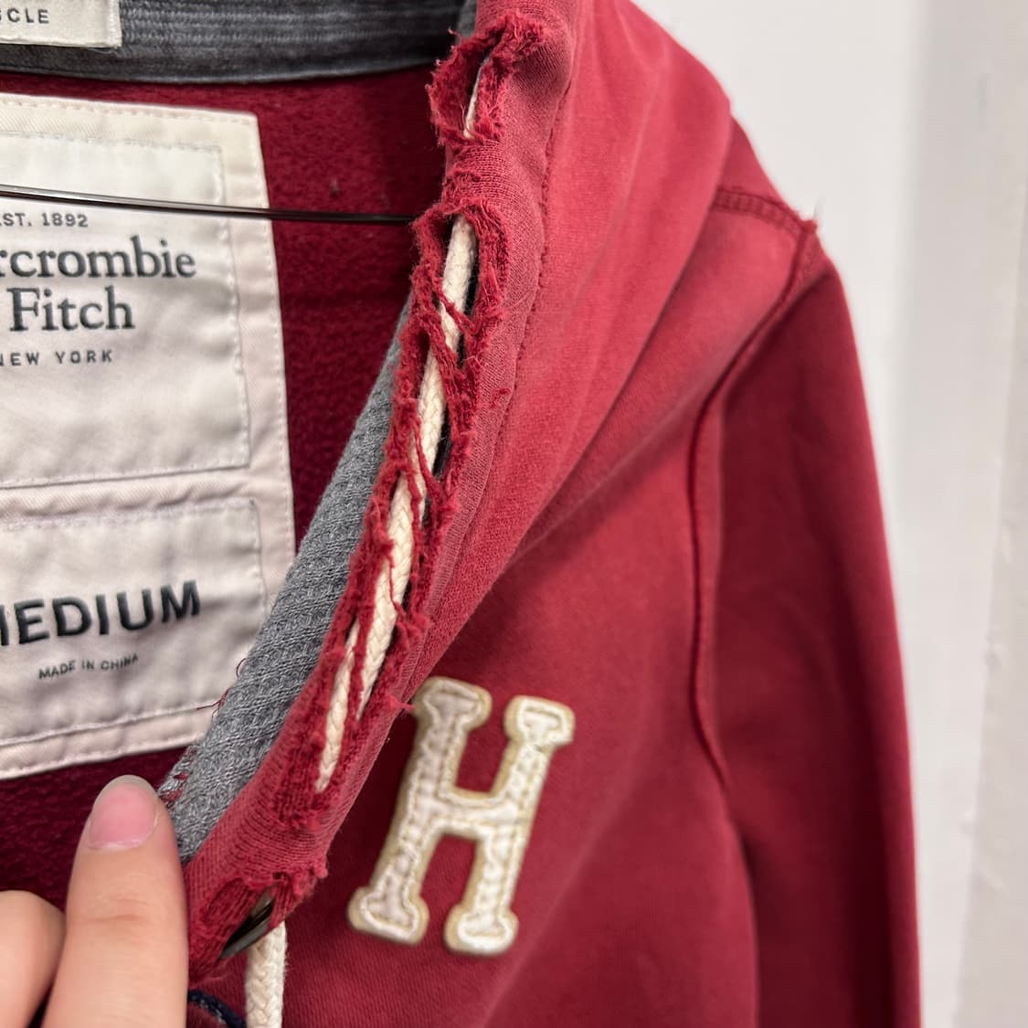 아베크롬비 앤 피치 머슬핏 그런지 후드티 상품이미지4