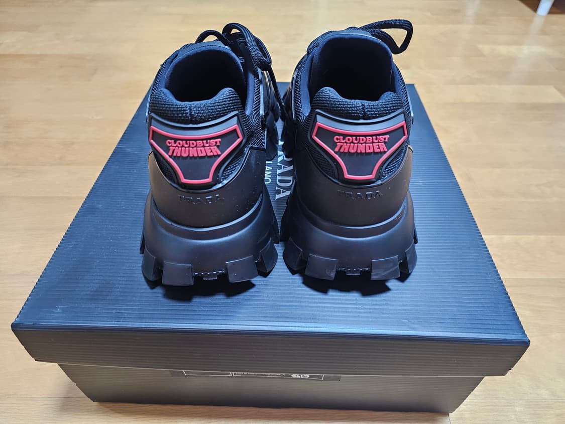 [UK10 / 290] 프라다 클라우드 버스트 썬더 블랙 스니커즈 상품이미지3